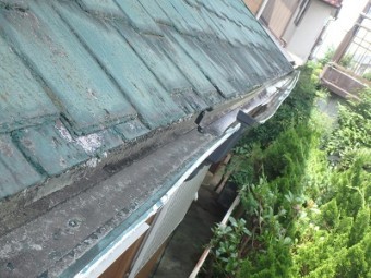 雨樋交換工事を行うお宅の現地調査の様子