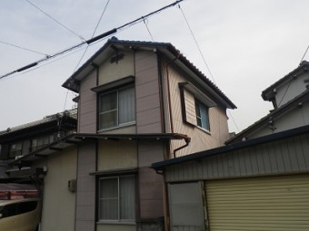 春日井市にて雨漏れしていると連絡のあったお宅の外観写真