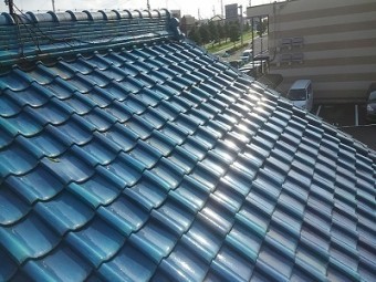 経年劣化での瓦ズレが起きたお家の現地調査の様子