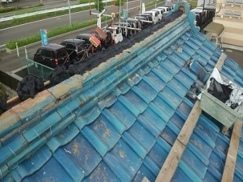 瓦ズレたお家の葺き直し工事の様子