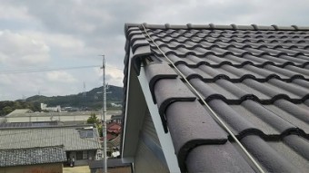 強風で屋根瓦が落下したお宅の施工前の様子