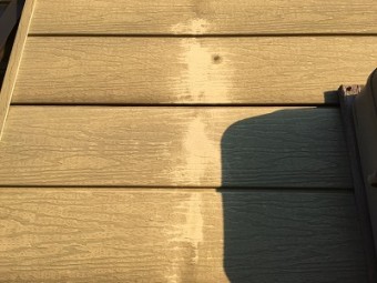 色あせしてしまっている金属サイディング