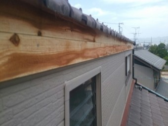 雨樋交換工事の様子