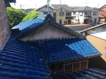 雨漏れするお宅の現地調査の様子