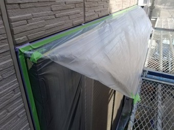 庇 養生作業 マスキングテープ
