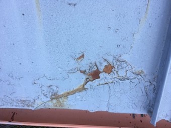 春日井市にて現地調査にお伺いしたお宅の下屋根のベスト屋根の錆
