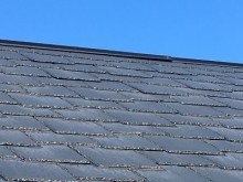 台風の影響で屋根の板金が浮いてしまったお宅の様子