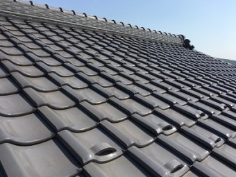 和瓦の瓦止め工事の施工前の様子