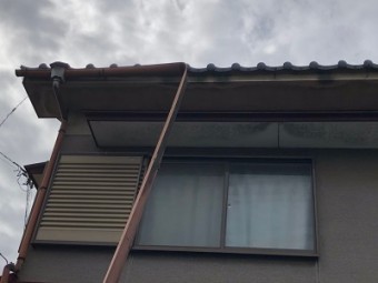 台風被害をうけたお宅の雨樋の様子