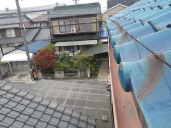春日井市の雨漏れしているお宅の大屋根の瓦屋根
