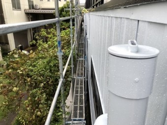 足場の台風養生の様子