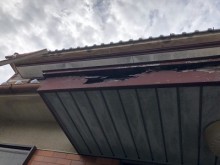 台風被害をうけたお宅の玄関ポーチの様子