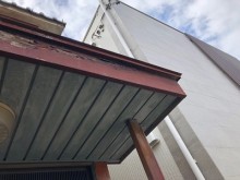 台風被害をうけたお宅の玄関ポーチの様子