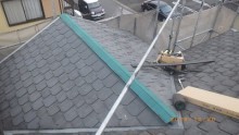 台風被害による板金飛散の工事の施工中の様子
