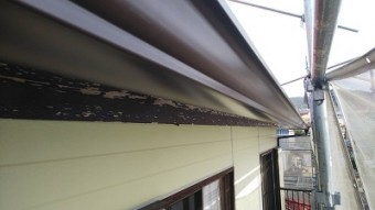 雨樋交換工事の様子