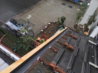 袖瓦 水切り板金設置したところ
