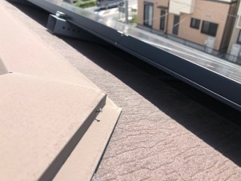 台風による板金の飛散、破損の被害がでたお宅の現地調査の様子