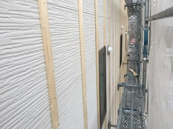 金属サイディング 施工中