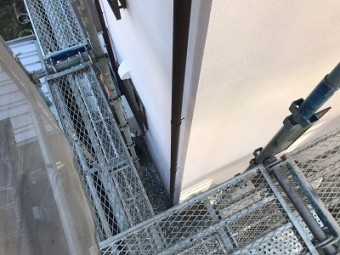 大雪で歪んだ雨樋の交換工事後の様子