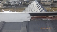 台風被害にあったお宅の棟瓦取り直し工事施工中の様子
