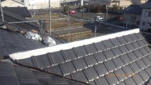 台風被害にあったお宅の棟瓦取り直し工事施工中の様子