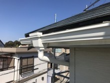 雨樋が錆びて劣化したお宅の雨樋交換工事完工の様子