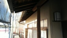 外壁塗装工事の木部の現地調査の様子