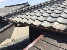 雨水が漏れてしまうお宅の雨樋交換工事施工前の様子