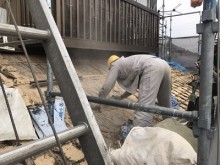 屋根葺き替え工事の様子