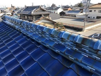 台風対策のための瓦止め工事完工の様子