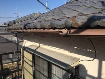雨樋交換工事の施工前の様子