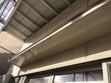 木部と庇の付帯塗装工事施工後の様子