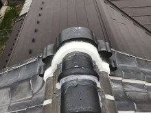 屋根の鬼首と面土漆喰工事の施工後の様子