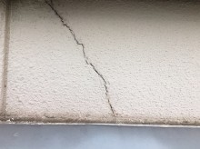 クラックのある外壁
