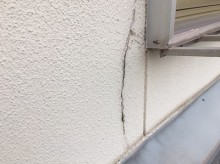 クラックのある外壁