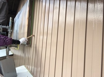 外壁塗装 中塗り