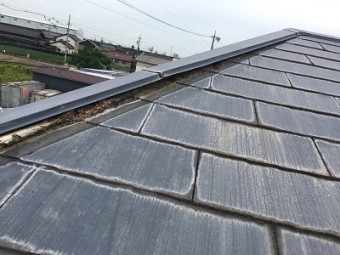 貫板交換工事前の板金が外れてしまっている様子