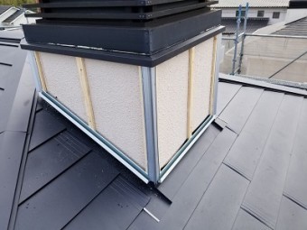 煙突のリフレッシュ工事の施工後の様子