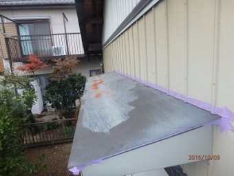 錆びた庇のケレン後