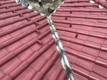 谷板金交換前の屋根(別角度)