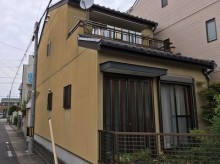 足場を組む前の家