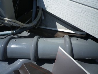 地瓦を葺いた後に棟瓦を葺いた写真