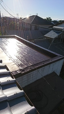 塗装後のトタン屋根