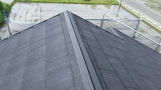 屋根材を貼った状態の屋根