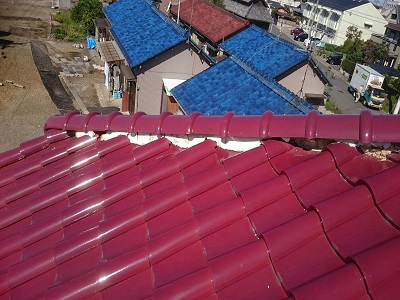 洋瓦屋根の漆喰の点検の様子
