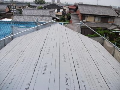 屋根に防水シート