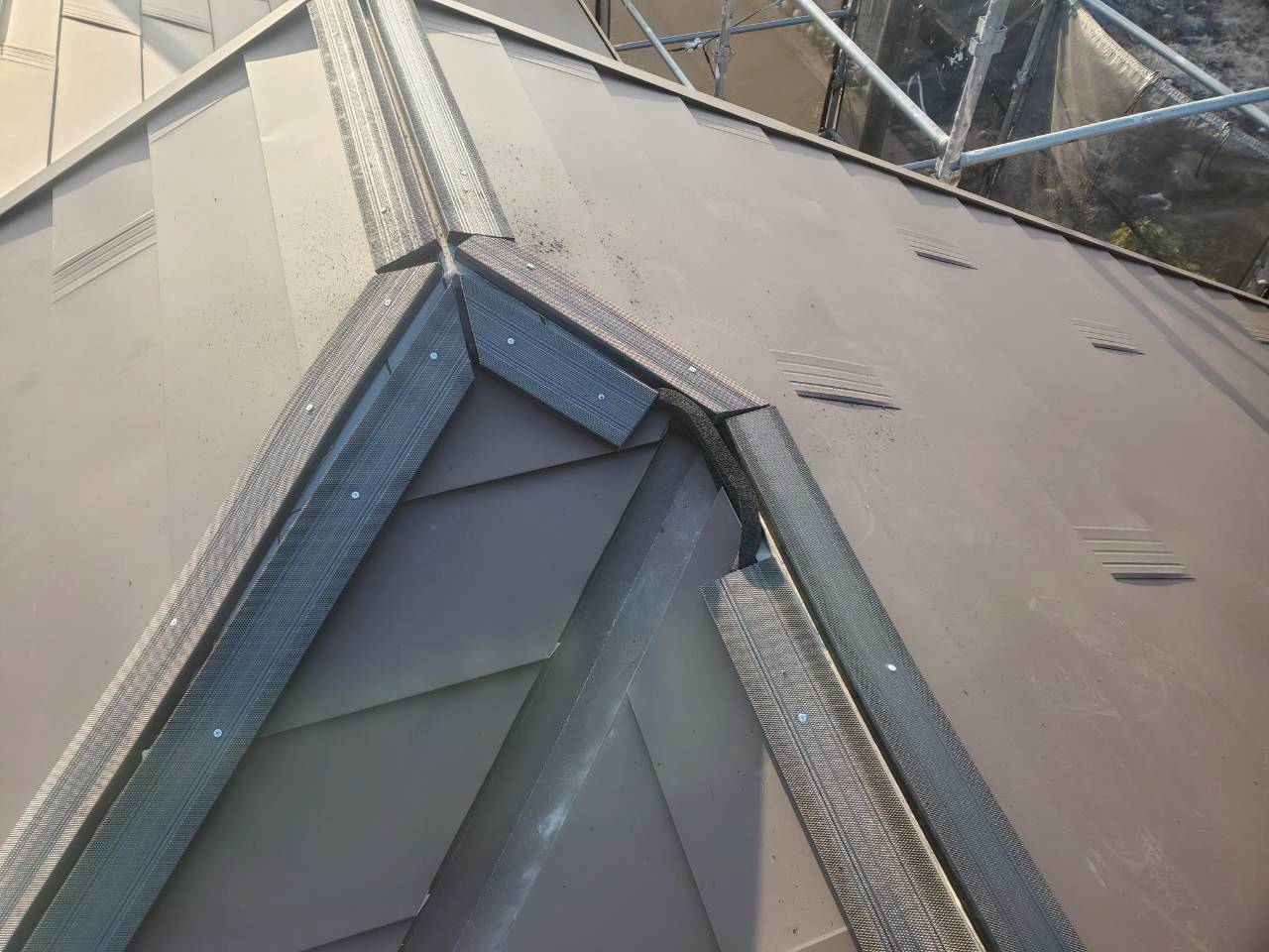 屋根葺き替え　施工中