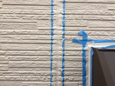 外壁塗装の下地処理の様子