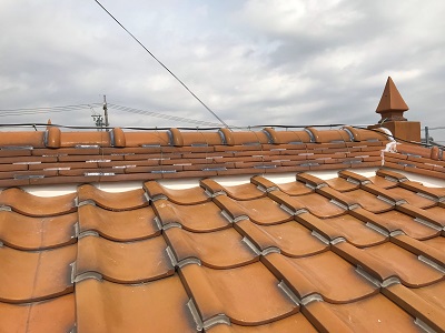 経年劣化による屋根の漆喰工事完工の様子