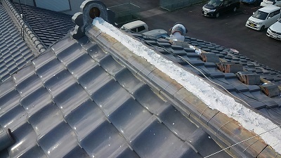 台風被害にあったお宅の屋根修繕工事施工中の様子